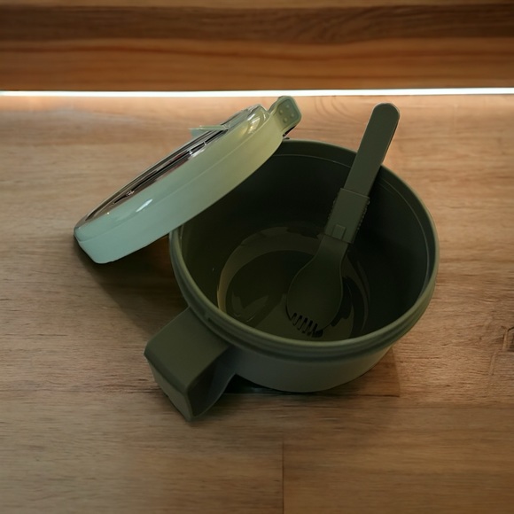 New in Packaging Plastic Microwaveable Ramen Bowl Set with Lid & Built-i… - Picture 3 of 8